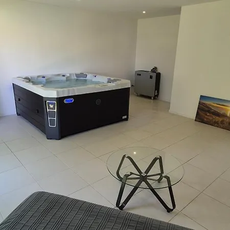 Maison Sur La Route Des Plages, Piscine, Jaccuzi